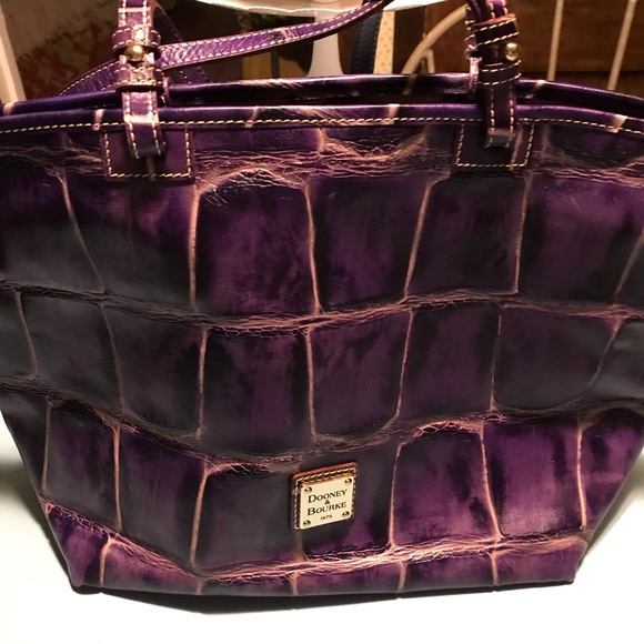 Dooney & Bourke - Picture 1 of 3